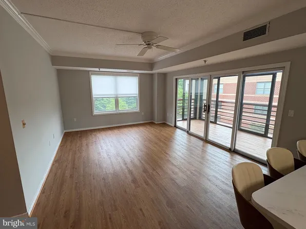 600 McKinsey Park Dr APT 502, Severna Park, MD 21146