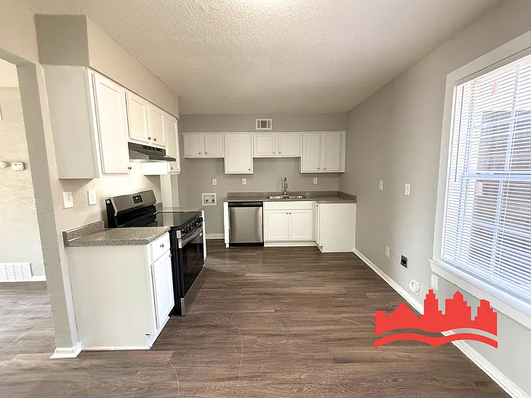 2538 Lisa Ave — Photo 6