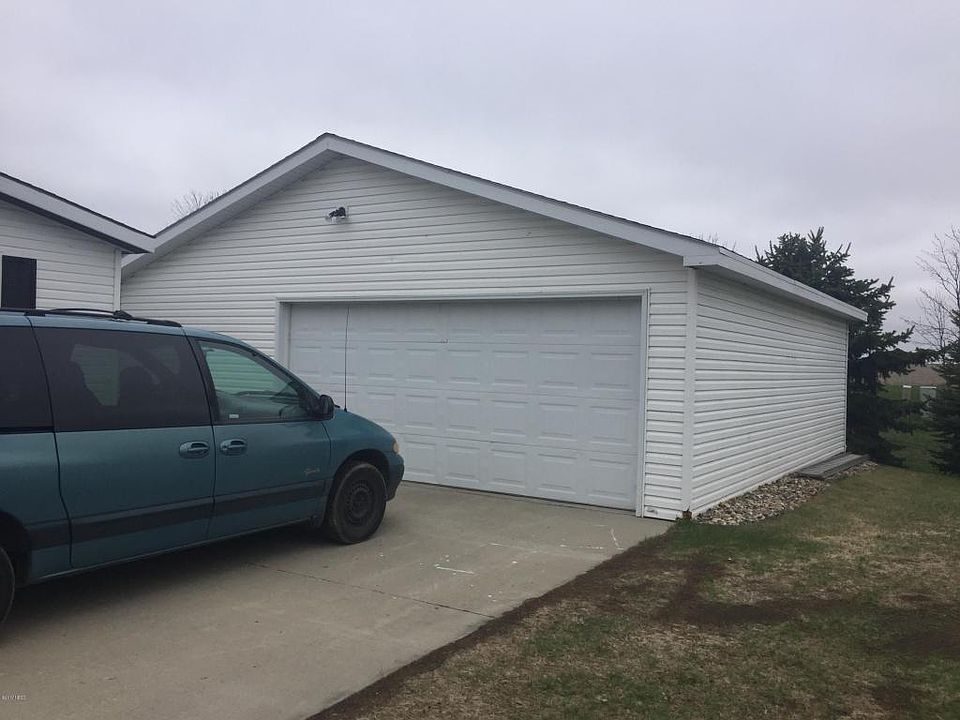 2nd image of 1105 35th St SW