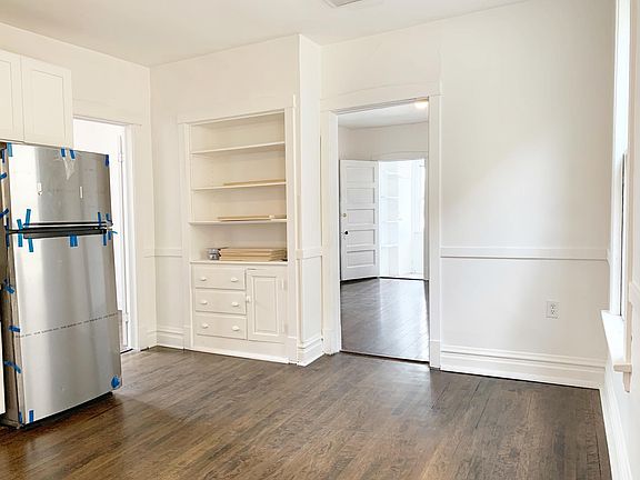 3rd image of 3642 W Belmont Ave APT 2R
