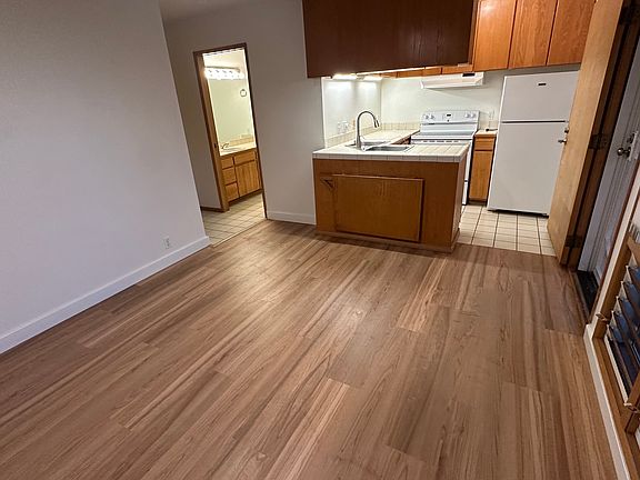 4th image of 256 Hololani St