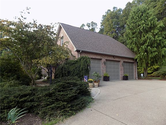 4th image of 3919 Bridgewood Cir
