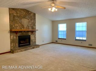 5950 Clate Ct, Ellenwood, GA 30294