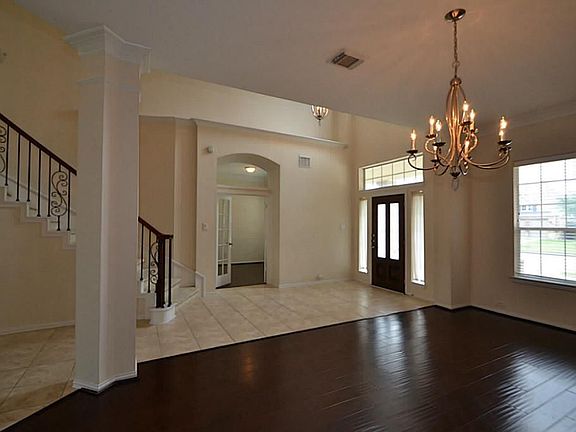 4th image of 1415 Ravenel Ln