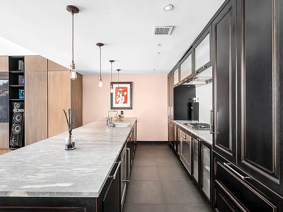 4th image of 51 Jay St #2C