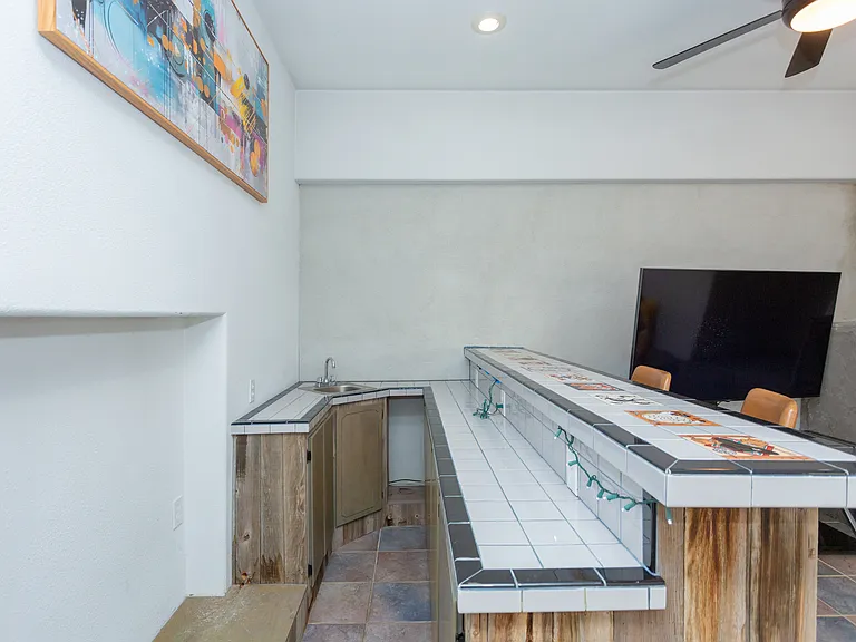 610 W Hermosa Dr — Photo 22