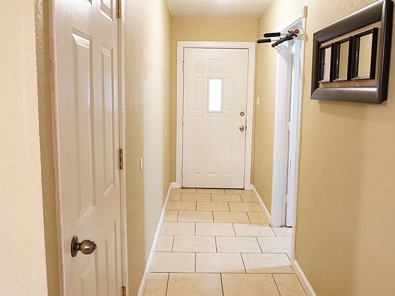 4th image of 213 Avenue G