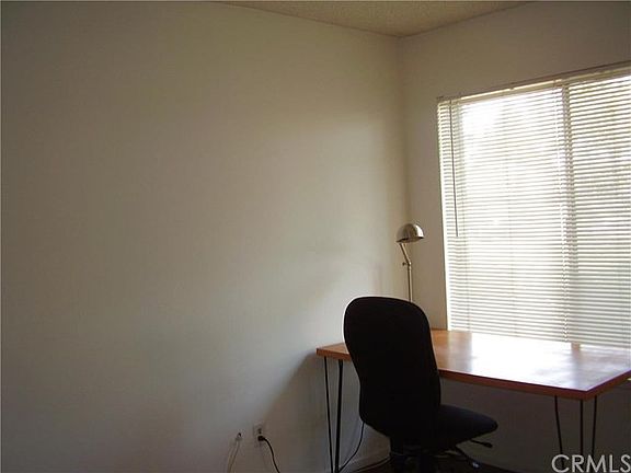 4th image of 1104 W Philadelphia Ave