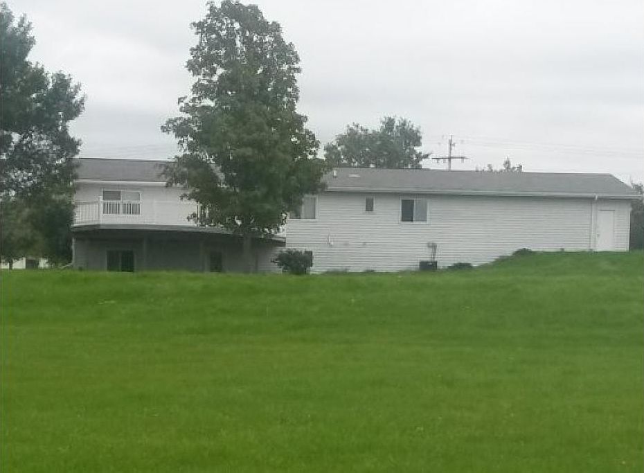 1st image of 3949 Seven Oaks Dr
