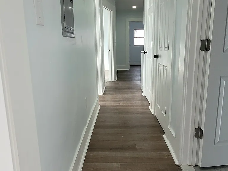 329-331 Elizabeth Ave — Photo 4