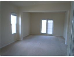 4th image of 534 Harbor Grove Cir