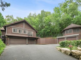 9001 Poplar Bridge Rd, Bloomington, MN 55437