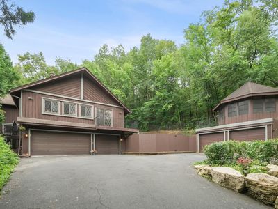 9001 Poplar Bridge Rd, Bloomington, MN, 55437