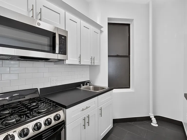 2731 Broadway #3D — Photo 7