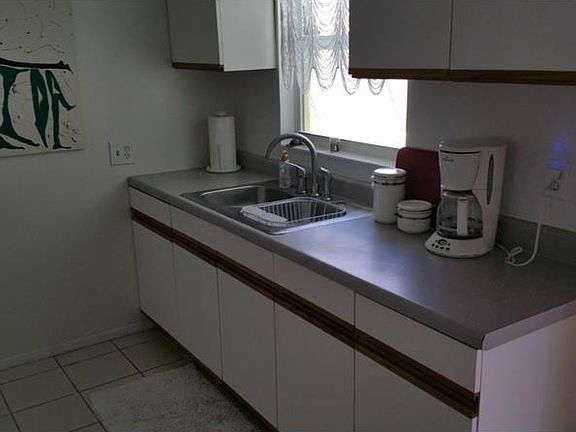 3rd image of 1769 Coconut Dr