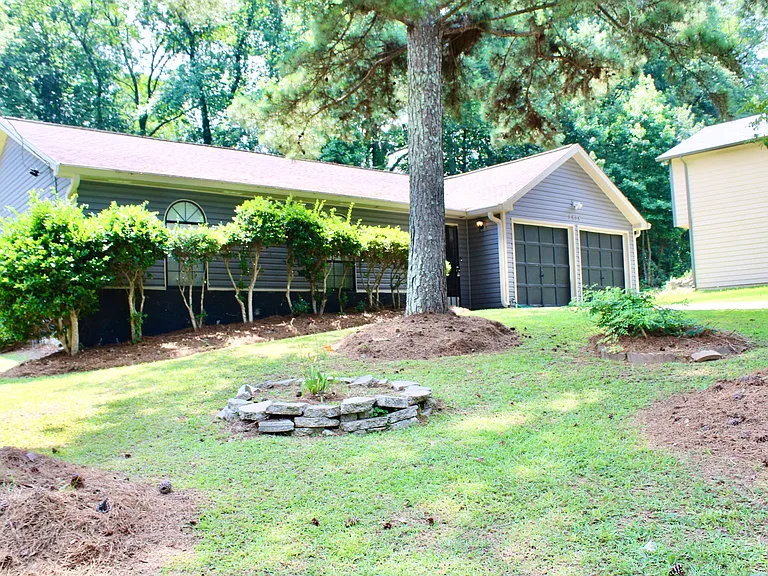 3838 Narron Dr SW — Photo 3