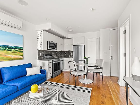 3rd image of 138 Quincy St #5