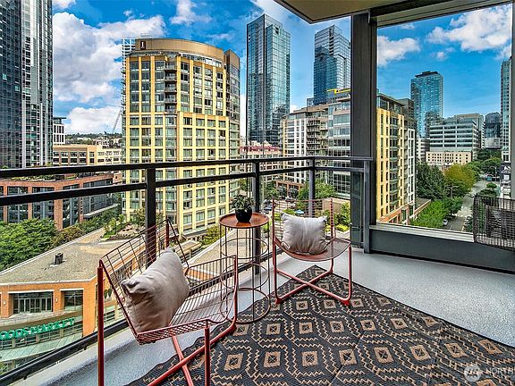 4th image of 820 Blanchard Street #1005