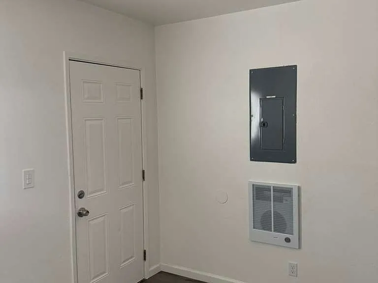 22251 Meekland Ave — Photo 8