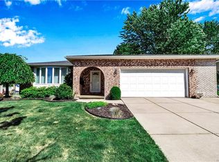 20 Hilltop Cts, Buffalo, NY 14224