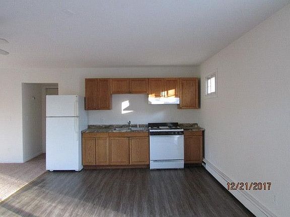 2nd image of 34 Luty Dr #3