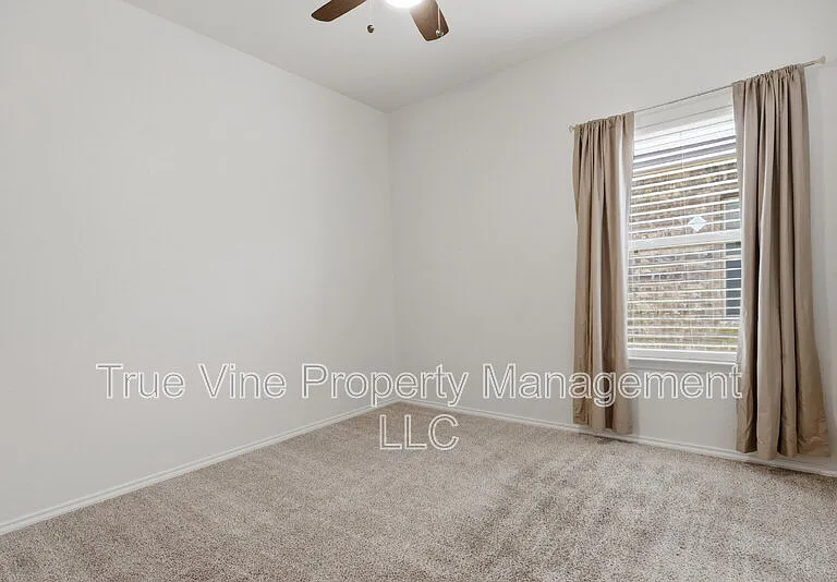 114 Katy Way — Photo 31