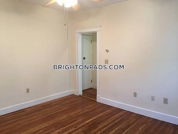 4th image of 1625 Commonwealth Ave #A08