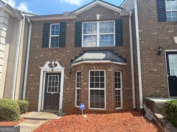 2738 Valley Green Dr