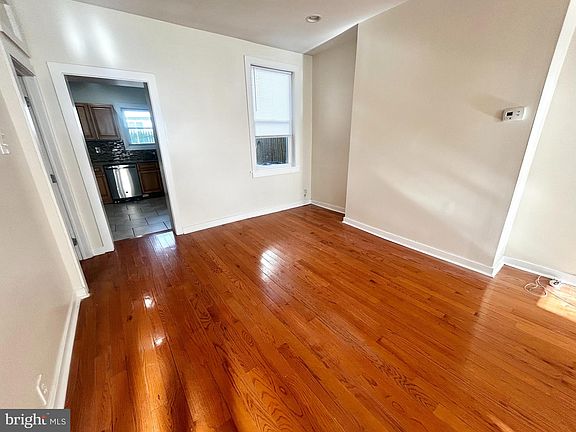 4th image of 2105 W Seybert St