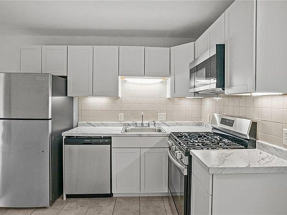 4th image of 3940 Post Rd APT 26