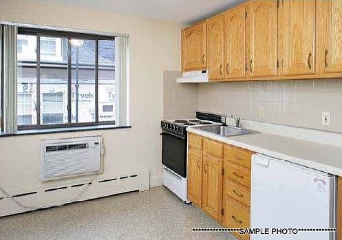 2nd image of 9 Chester St APT 21
