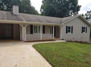 4423 Hidden Oaks Dr, Flowery Branch, GA 30542