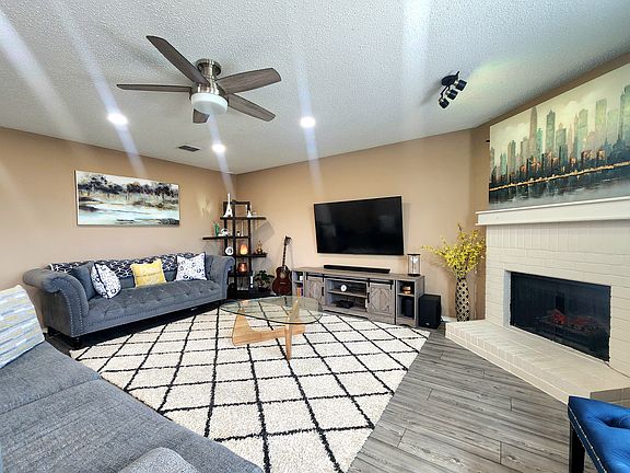3rd image of 1702 Hickory Creek Ln