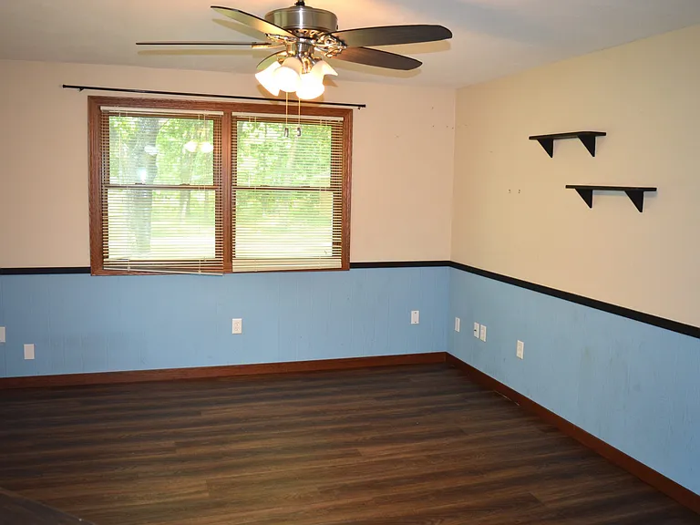 1870 Sand Ridge Ct — Photo 11