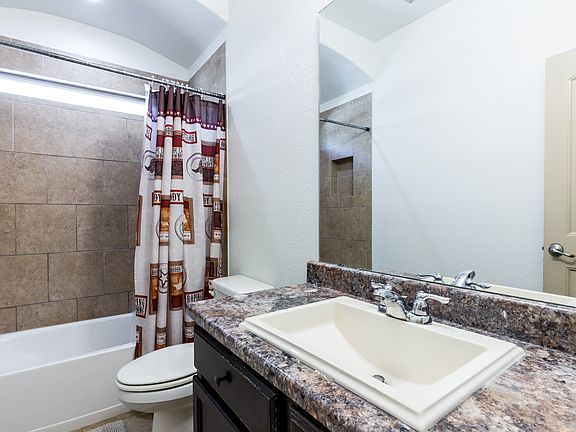 5th image of 517 Rosario Ln