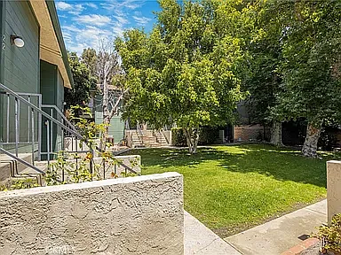 11107 Arminta St — Photo 16
