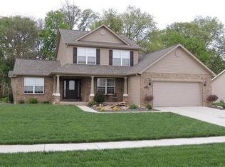 215 E Halifax Dr, Waterloo, IL 62298