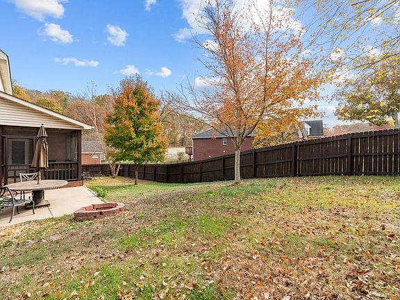 5th image of 800 Bromley Ct