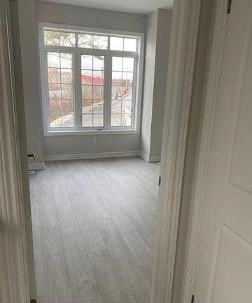 3rd image of 17 Lakewood Cres #39