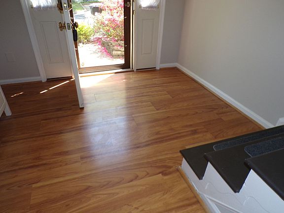 2nd image of 15 S Floyd St