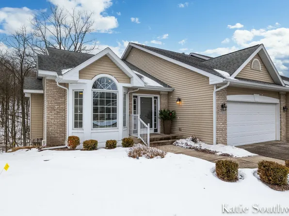 2360 Whimbrel Ct NE #49, Grand Rapids, MI 49505