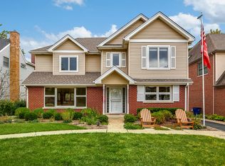 871 S Chatham Ave, Elmhurst, IL 60126