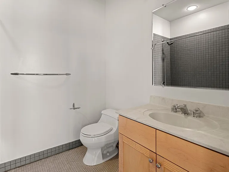 55 1/2 Haywood St #3B — Photo 18