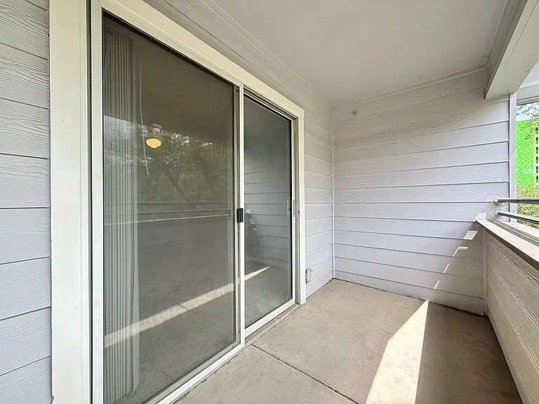 501 W 26th St #321 — Photo 12