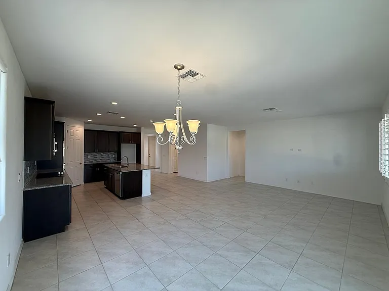 15744 W Jefferson St — Photo 14