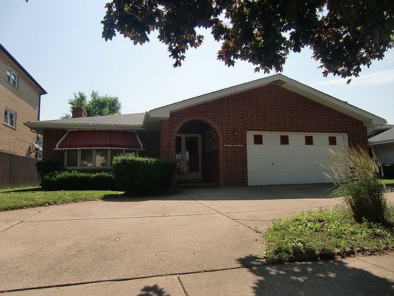 2nd image of 9525 S Kilbourn Ave