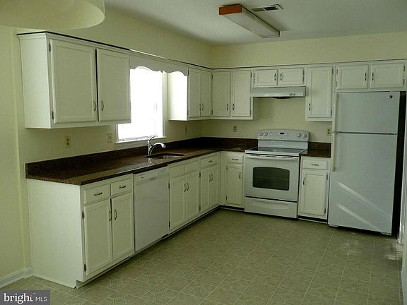 5th image of 10409 Emerald Rock Dr