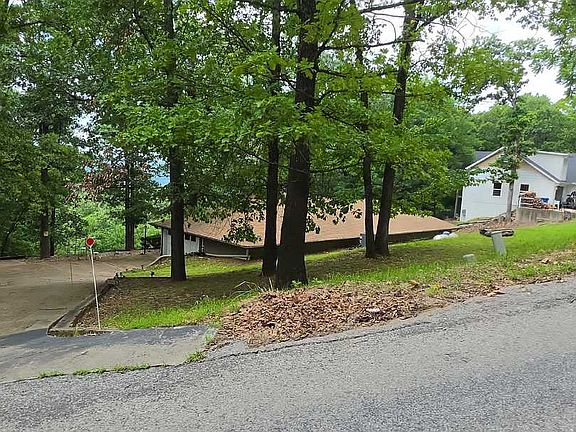 2nd image of 274 Skyline Rd