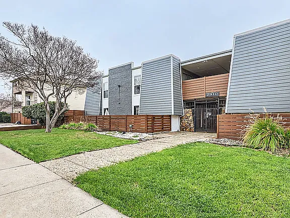 The Gardens Apartments — Photo 2