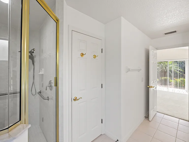 6234 Sturbridge Ct — Photo 16